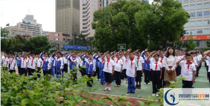 成都市第十七中學(xué)的實(shí)驗(yàn)班怎么樣？